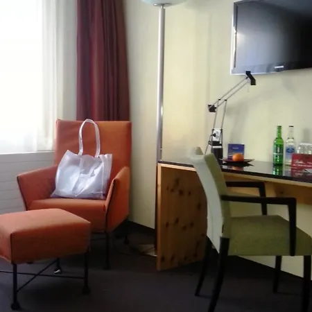 Отель The Excelsior Ostfluegel 3*